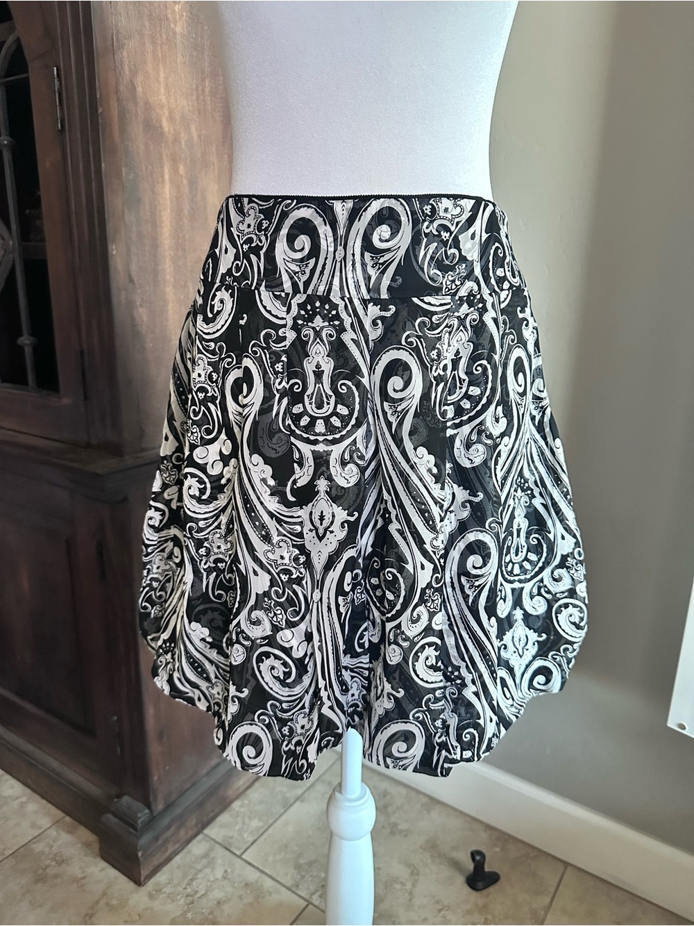 Black & White Paisley Bubble Skirt - Women Size 0